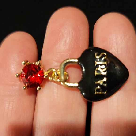 🇫🇷 Paris Heart Earrings - Picture 3 of 5